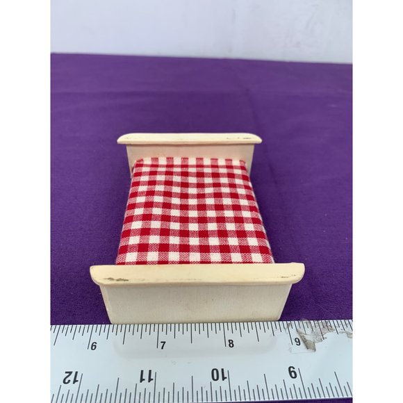 Greenbrier International, Inc. Wooden Bed Right White Checkered Wooden Dresser 2 - Picture 7 of 13